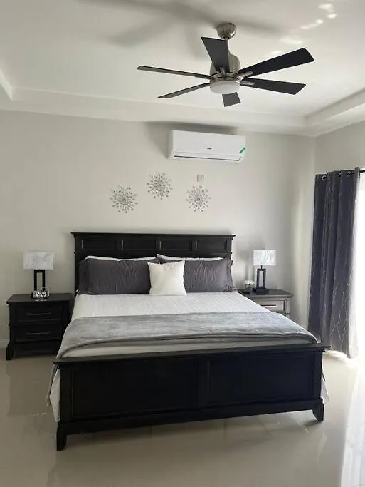 Truth Luxury Suite Kingston