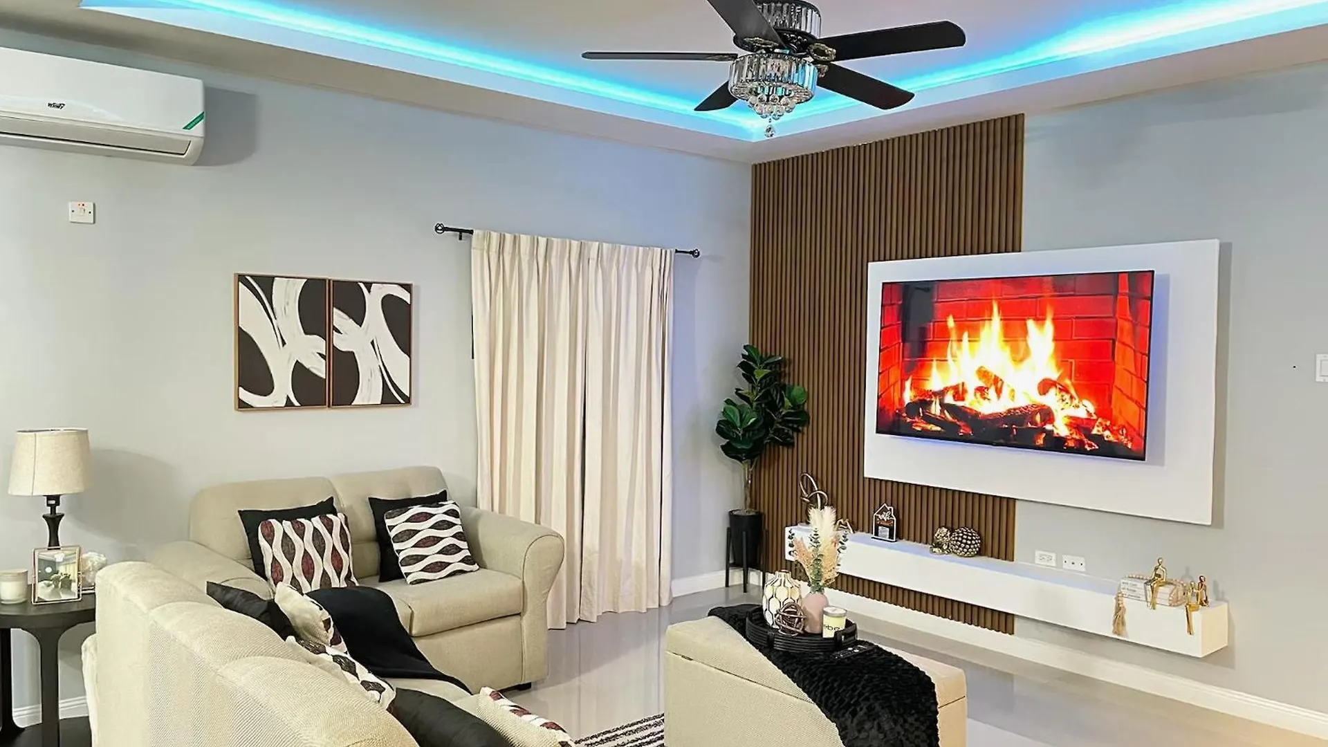 Truth Luxury Suite Kingston