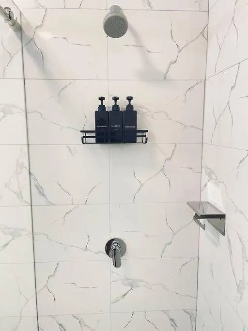 Truth Luxury Suite كينغستون